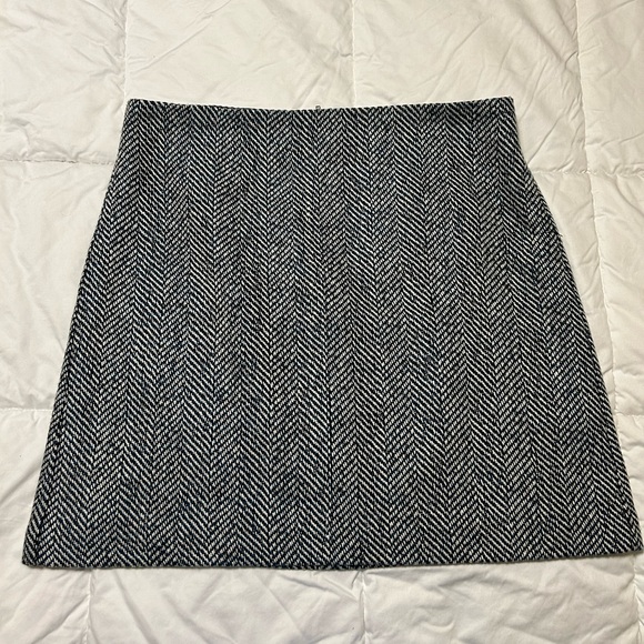 Loft Outlet Dresses & Skirts - Loft tweed skirt size 14